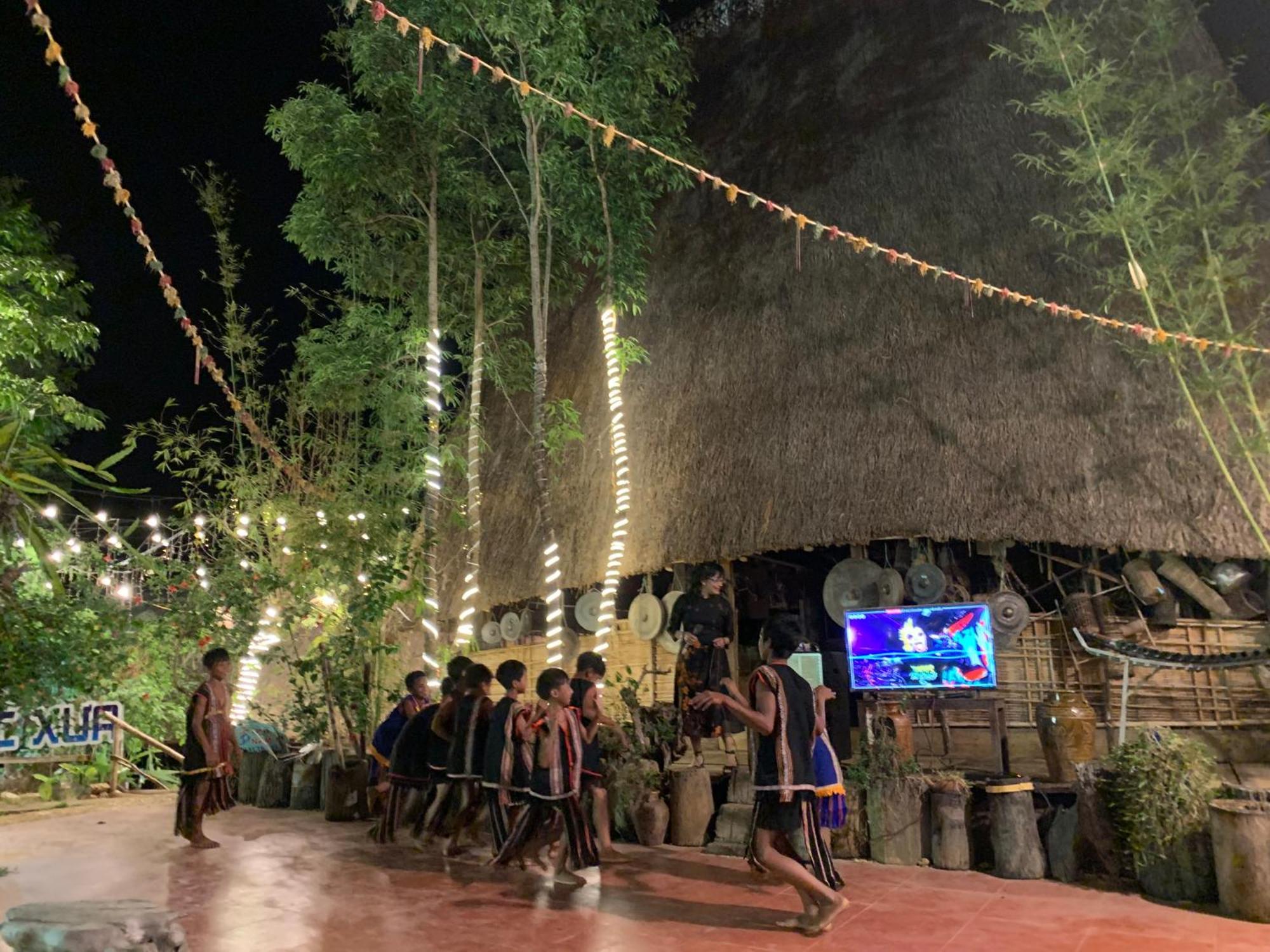 Khu Du Lich Sinh Thai, Nghi Duong Homestay Hoang Anh - Kon Xom Luh Tỉnh Kontum Eksteriør bilde