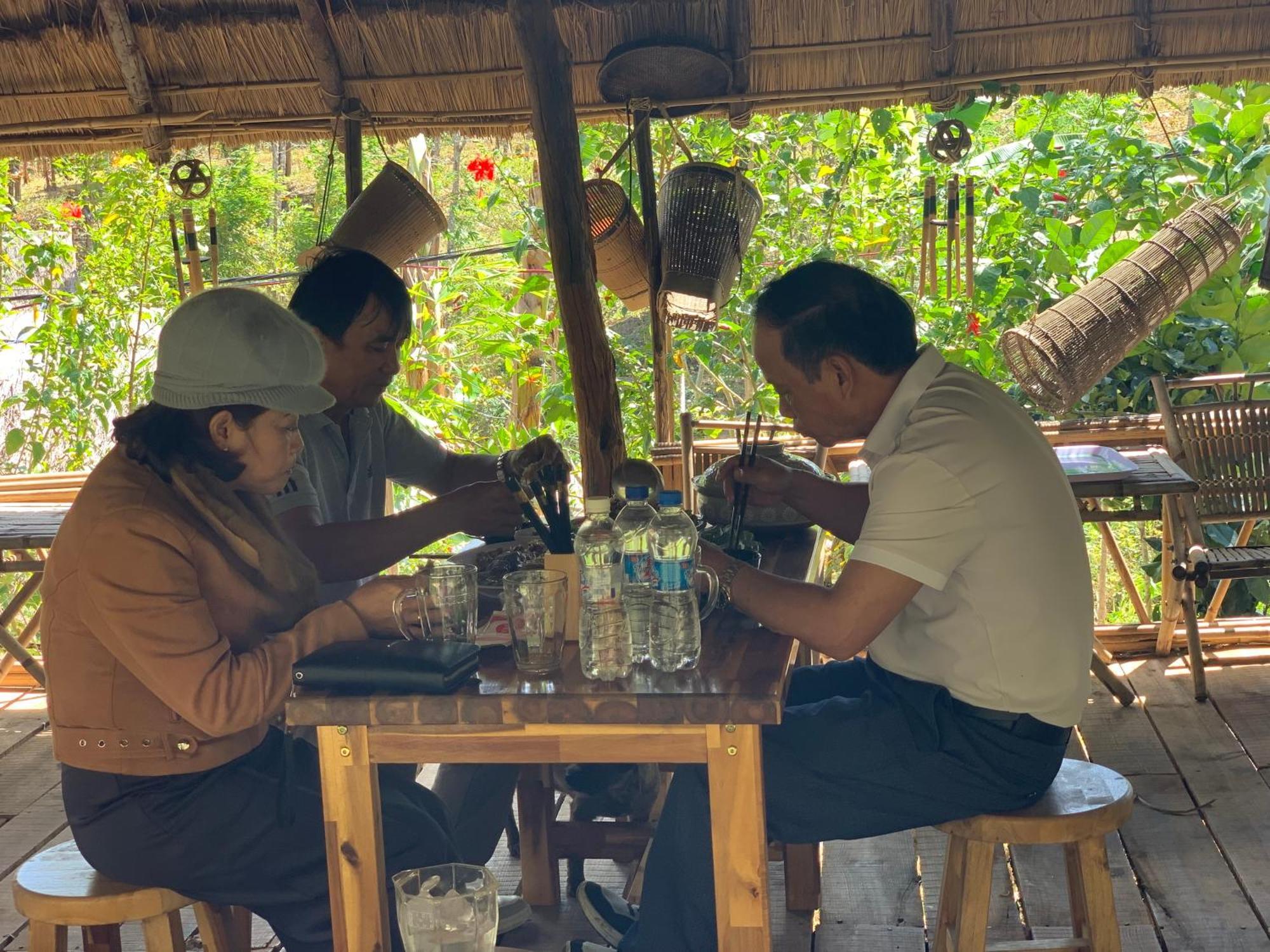 Khu Du Lich Sinh Thai, Nghi Duong Homestay Hoang Anh - Kon Xom Luh Tỉnh Kontum Eksteriør bilde